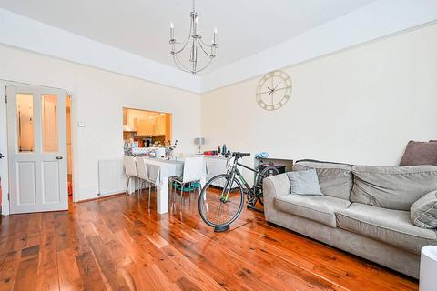 2 bedroom flat for sale, Gordon Road, Ealing, London, W5