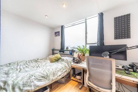 Studio for sale, Bayswater, Notting Hill Gate, London, W2