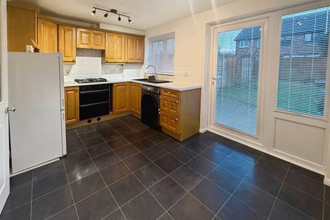 2 bedroom terraced house to rent, Castell Coch Drive, Newport, NP10