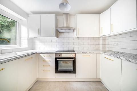 2 bedroom flat to rent, Fortis Green, London, N2