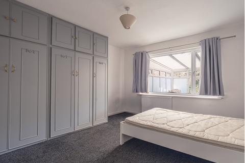 2 bedroom semi-detached bungalow to rent, Lincoln Green, Newcastle Upon Tyne NE3