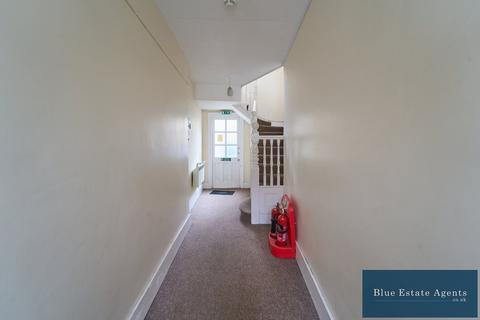 2 bedroom flat to rent, Heston Road, Hounslow, TW5