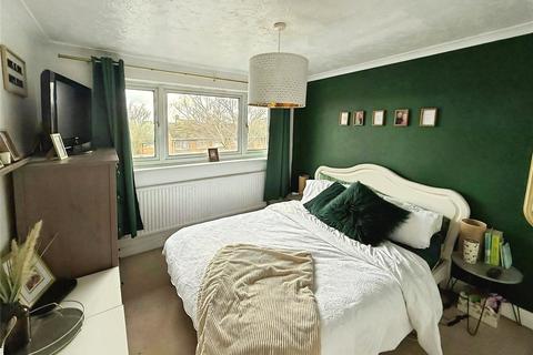 4 bedroom semi-detached house for sale, Harptree Drive, Kent ME5