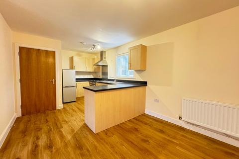 2 bedroom flat to rent, Skippetts Gardens, Basingstoke RG21