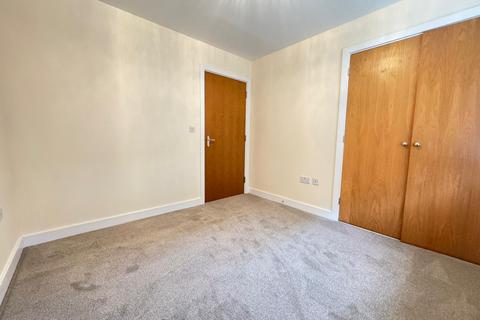 2 bedroom flat to rent, Skippetts Gardens, Basingstoke RG21