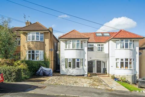 3 bedroom semi-detached house to rent, Oakleigh Drive, Croxley Green WD3