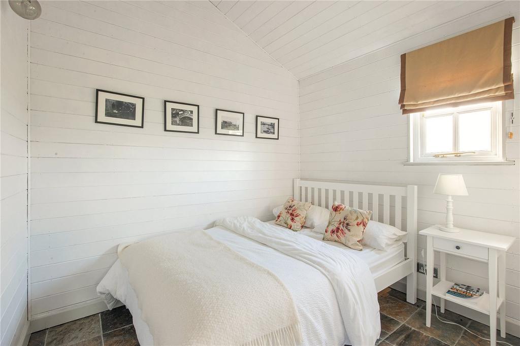 Studio Bedroom