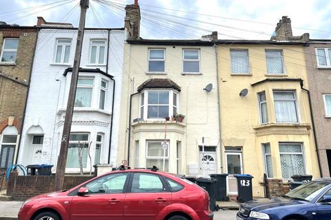 Flat for sale, Basement Area, 121 Queen Mary Road, Norwood, London, SE19 3NL