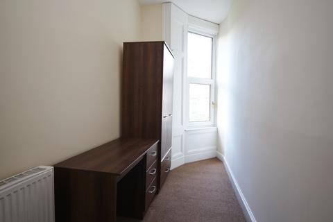 3 bedroom flat to rent, Caird Drive, Dowanhill, Glasgow, G11