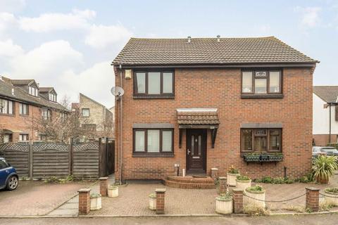 2 bedroom semi-detached house for sale, Hamilton Close, London SE16