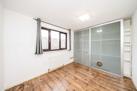 2 bedroom semi-detached house for sale, Hamilton Close, London SE16
