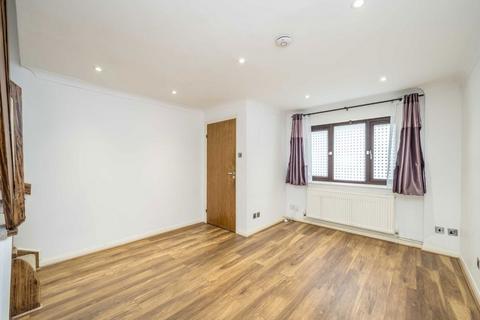 2 bedroom semi-detached house for sale, Hamilton Close, London SE16