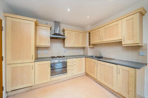 2 bedroom flat to rent, London Road, London