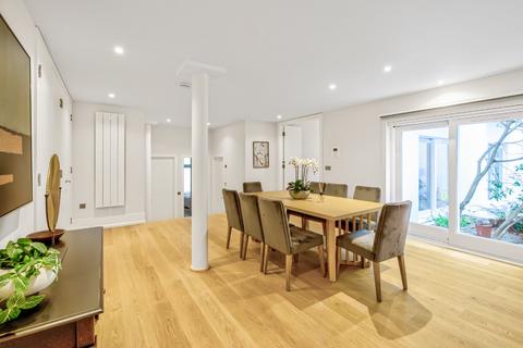 3 bedroom flat to rent, Wild Street, London, WC2B