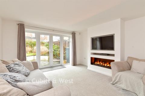 2 bedroom terraced house for sale, Tulip Tree Road, Northbrook, Worthing, West Sussex
