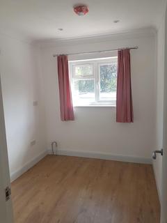 5 bedroom semi-detached house to rent, Greyhound Hill, London, NW4