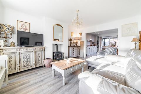 2 bedroom semi-detached bungalow for sale, Pinewood Avenue, North Gosforth, NE13