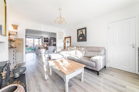 2 bedroom semi-detached bungalow for sale, Pinewood Avenue, North Gosforth, NE13