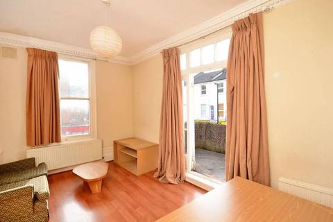 1 bedroom block of apartments to rent, Crouch Hill, London