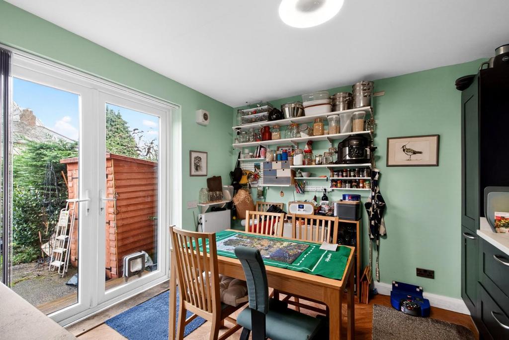 5harlowmoorcrescent-1.jpg