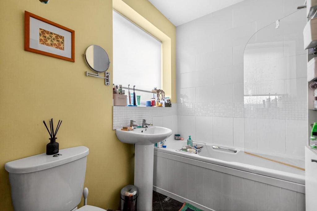 5harlowmoorcrescent-7.jpg