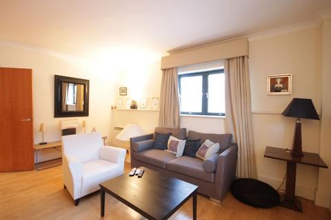 2 bedroom flat to rent, East Block, London SE1