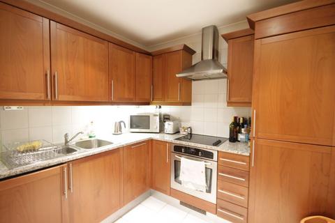 2 bedroom flat to rent, East Block, London SE1
