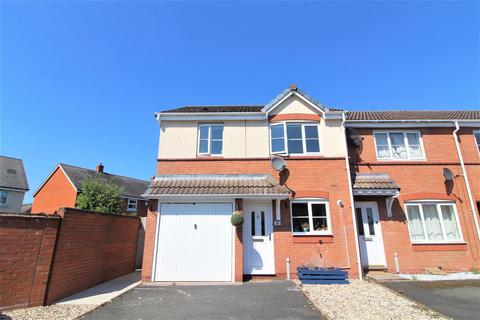 3 bedroom end of terrace house to rent, Harris Croft, Wem, Shrewsbury