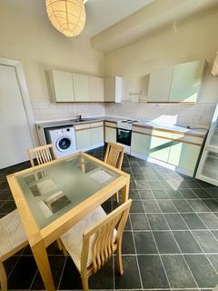 2 bedroom flat to rent, Garland Place, Dundee,
