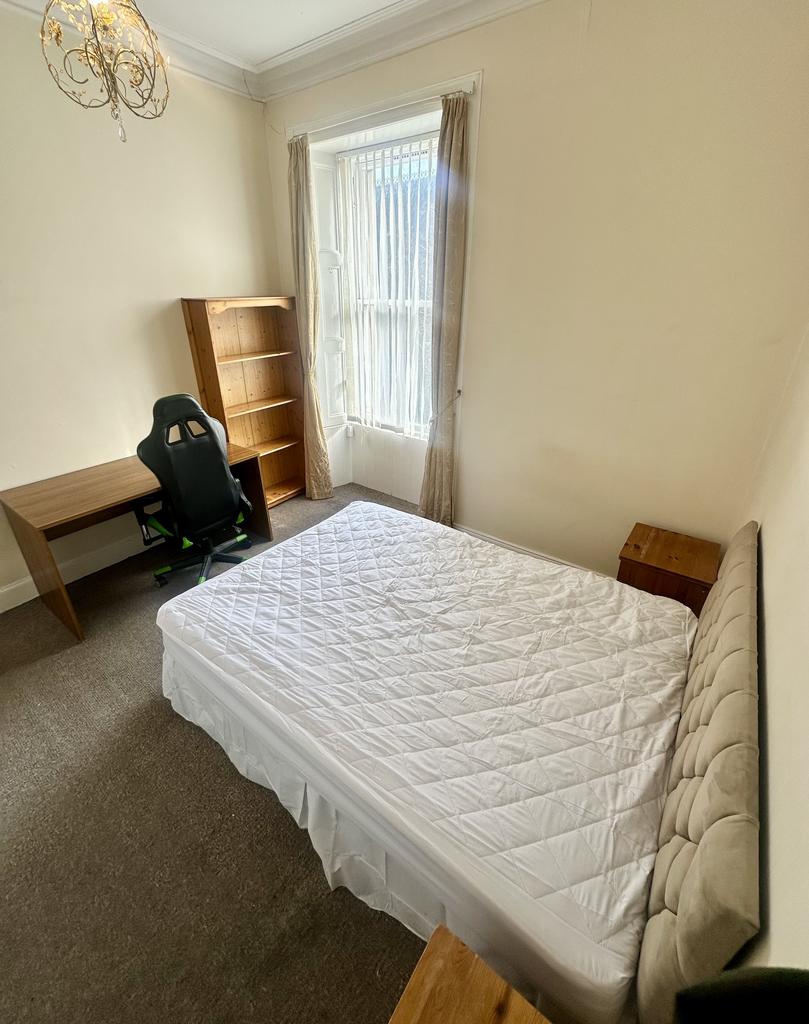 Bedroom (a)