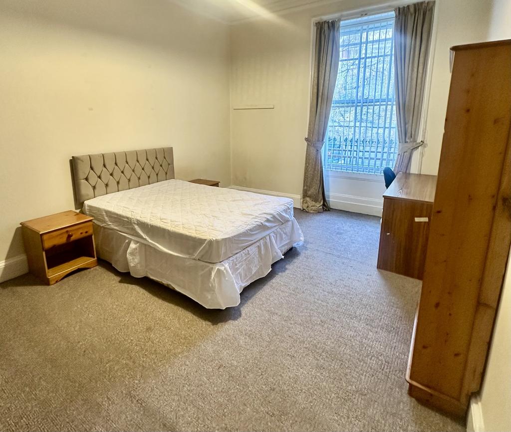 Bedroom 2 (a)