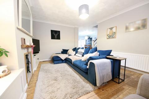 3 bedroom semi-detached house for sale, Finlay Close, Southampton SO19