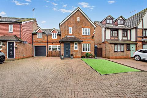 4 bedroom end of terrace house for sale, Albert Reed Gardens, Tovil, Maidstone