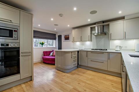 4 bedroom end of terrace house for sale, Albert Reed Gardens, Tovil, Maidstone