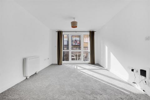 1 bedroom flat to rent, Horseley Court, Mile End, E1
