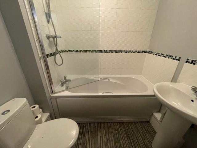 Bathroom North Cornelly AVENUE Property