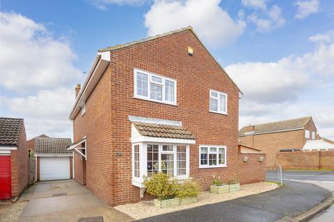 4 bedroom detached house for sale, Wethersfield Close, Rayleigh, SS6