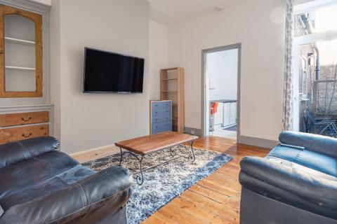 2 bedroom flat to rent, Coniston Avenue, Newcastle Upon Tyne NE2