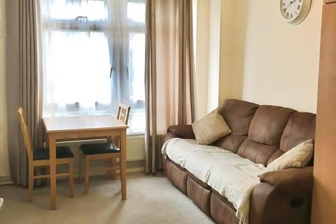 Studio to rent, Sovereign House, Cambridge Heath Road, London
