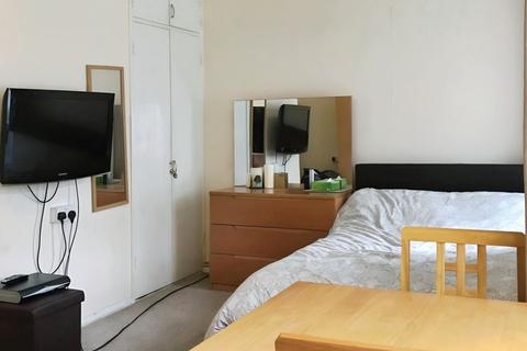Studio to rent, Sovereign House, Cambridge Heath Road, London
