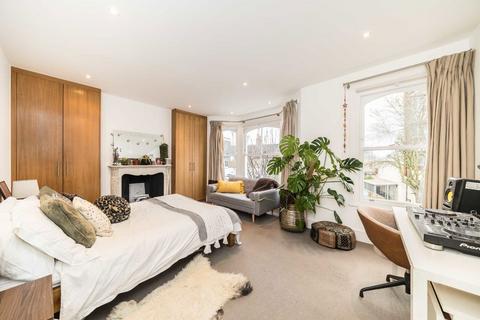 undefined, Holdernesse Road, London SW17