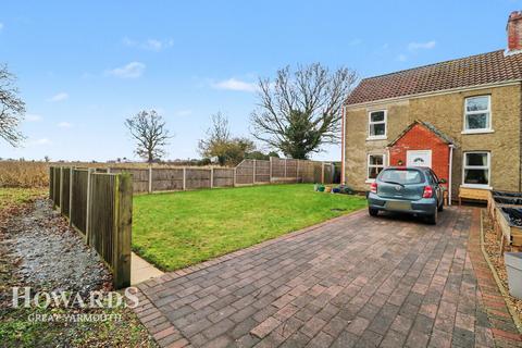 3 bedroom semi-detached house for sale, Low Road, Rollesby