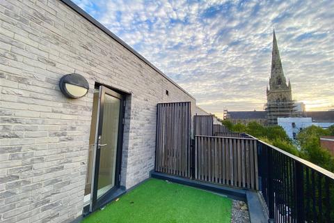 3 bedroom townhouse to rent, St. Philips Square, Salford