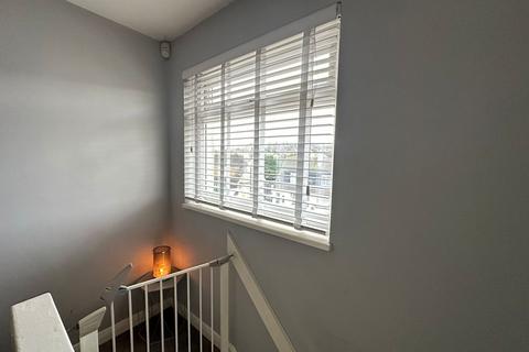 3 bedroom semi-detached house for sale, Woodhill Road, Glasgow G64