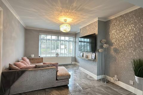 3 bedroom semi-detached house for sale, Woodhill Road, Glasgow G64