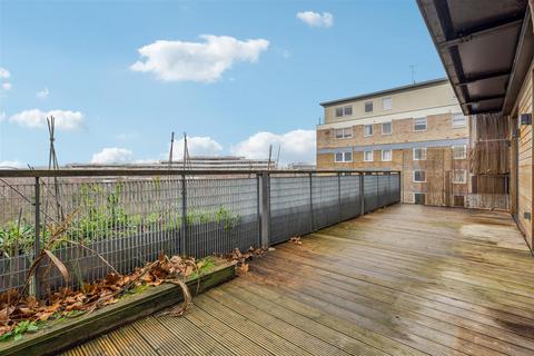 2 bedroom flat to rent, 520 Chiswick High Road, Chiswick, London