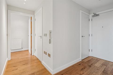 2 bedroom flat to rent, 520 Chiswick High Road, Chiswick, London