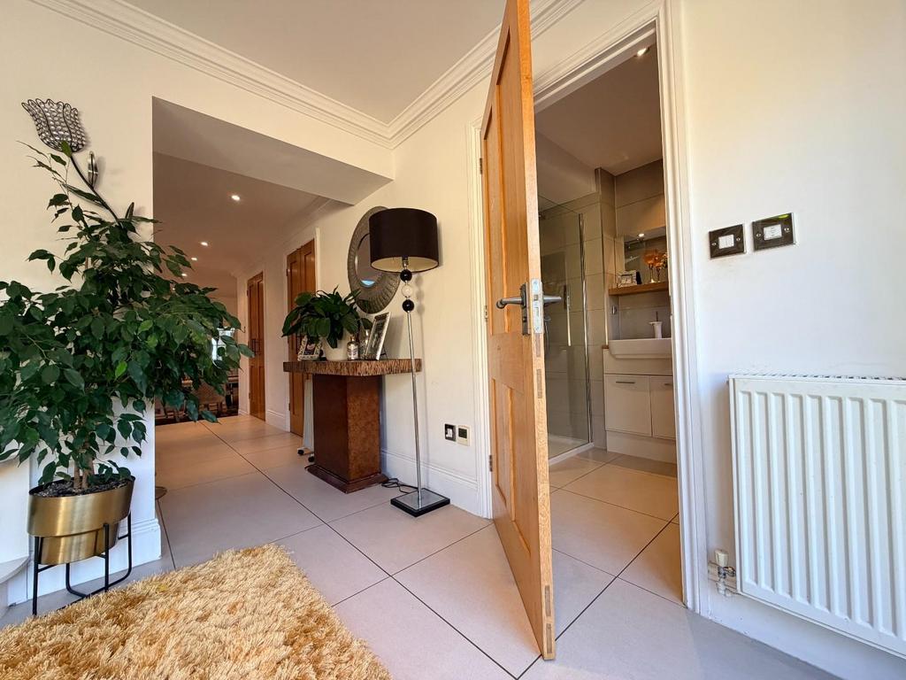 Access to ground floor shower room