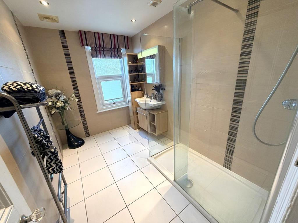 First floor shower room