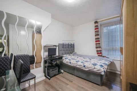 2 bedroom apartment for sale, Trinidad House, Gill Street, London, E14